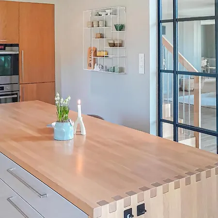 Дом отдыха 5 Bedroom In Konsmo