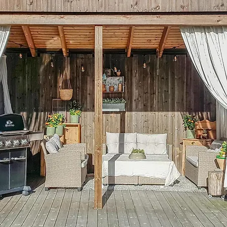 Дом отдыха 5 Bedroom In *