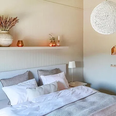 Дом отдыха 5 Bedroom In *