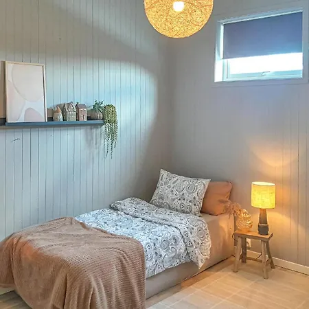 5 Bedroom In *